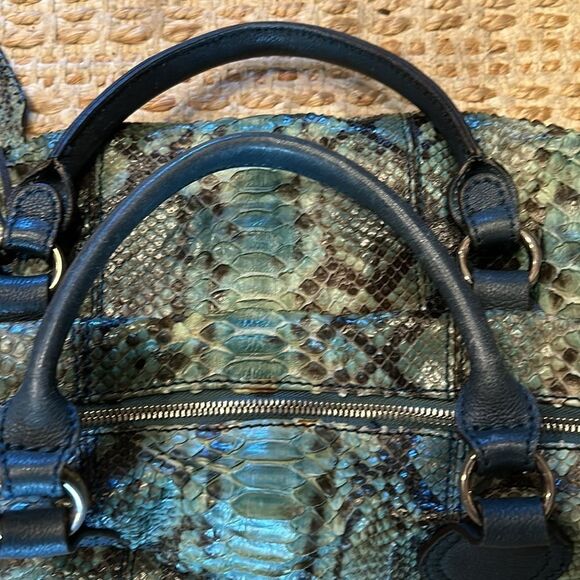 Reptile’s House Elegant Green Print Tote Bag - Picture 9 of 12